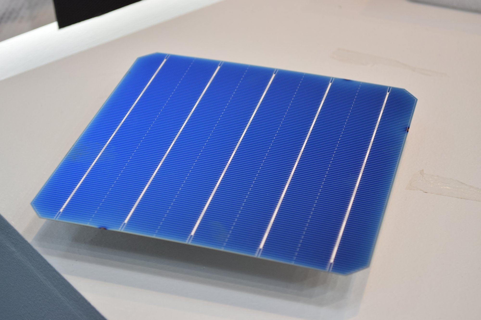 Křemíkový fotovoltaický článek slaví 70 let. Kam až lze posouvat účinnost fotovoltaiky?