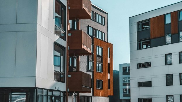 Problémy s vyúčtováním záloh za služby v bytových domech a zákon o službách