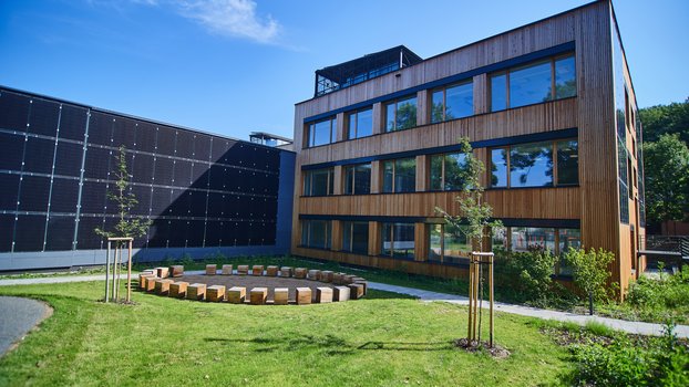 První energeticky a uhlíkově pozitivní školní budova v ČR