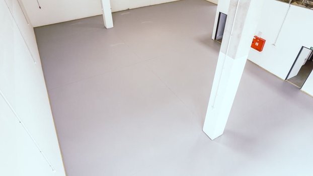 Jak obnovovat podlahy s povrchem na minerální bázi?